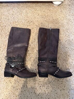 Women's Brown Studded Mid-Calf Boots-7.5